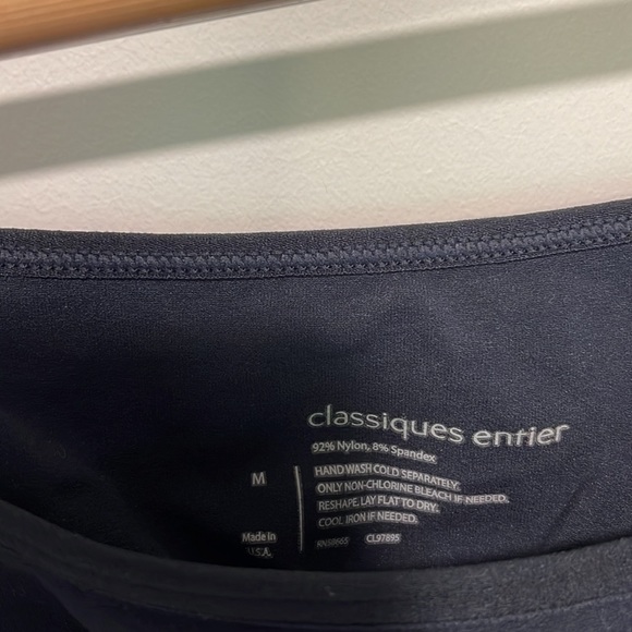 Classiques Entier Seamless Shaping Tank Camisole in Navy-Like New! - Picture 4 of 5